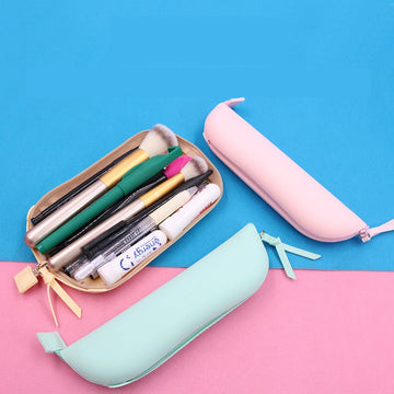 Sassy Silicone Makeup Brush Pouch