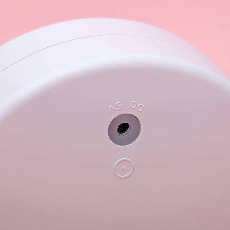 The collapsible lantern lamp charging port
